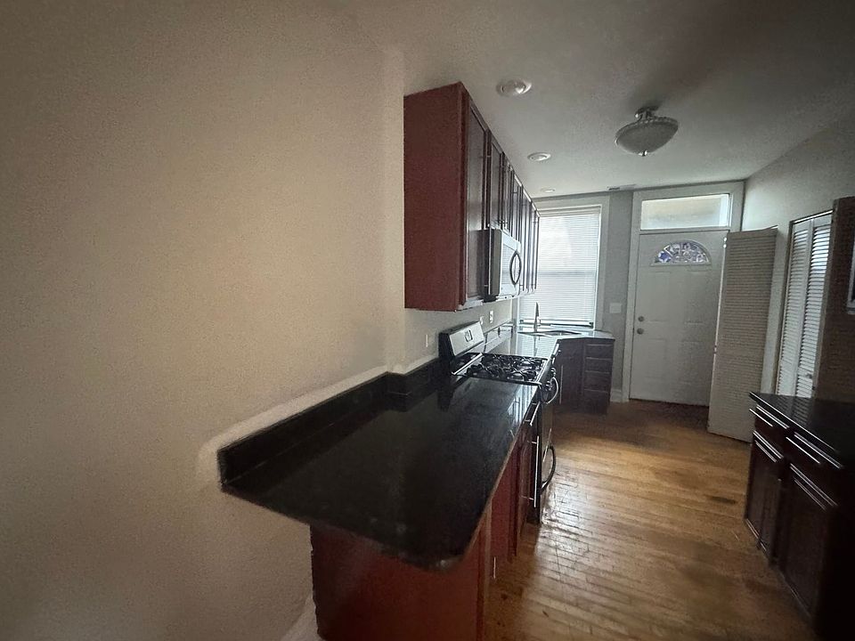 1st image of 6610 S Kenwood Ave #110M