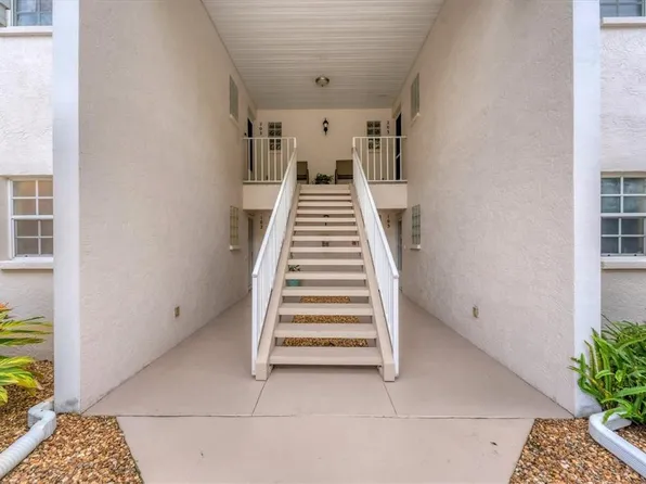 803 Montrose Dr Unit 102, Venice, FL 34293