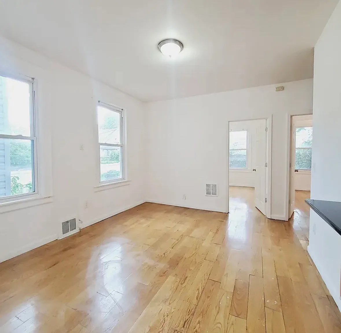 4 bed, $3,000 — Photo 4
