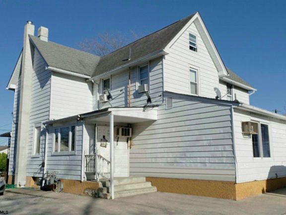 3rd image of 216 S Liberty St