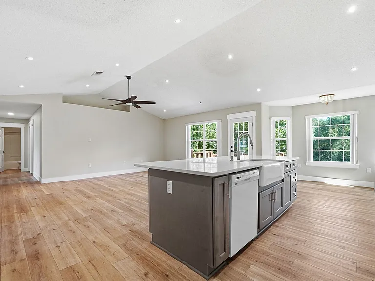 4881 Traxx St — Photo 18
