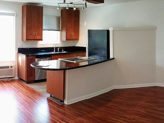 3rd image of 972 Larrabee St APT 221