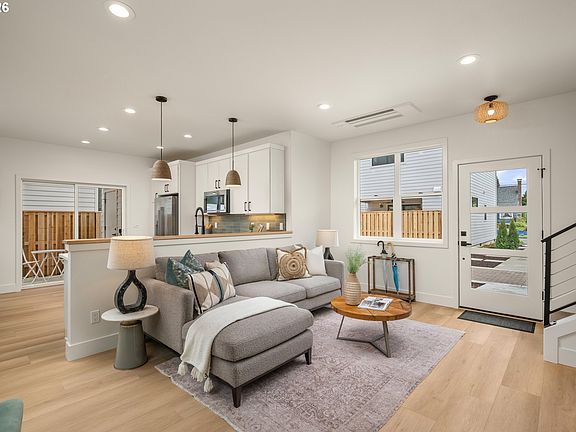 5th image of 7313 N Willamette Blvd