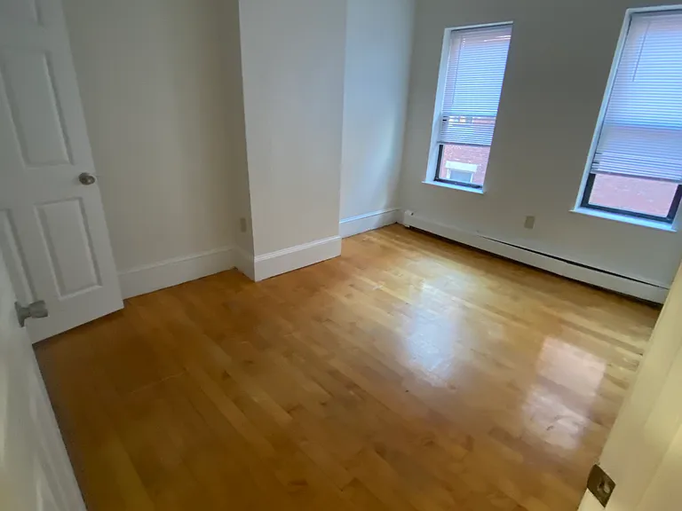 17 Hemenway St #2 — Photo 3
