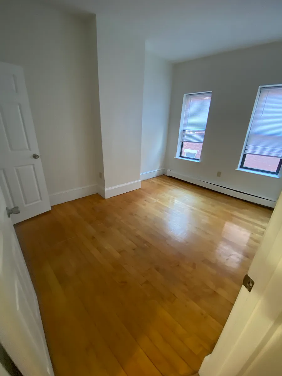 Building Photo - 17 Hemenway St #4