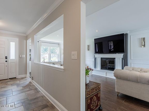 5th image of 394 Maple Drive