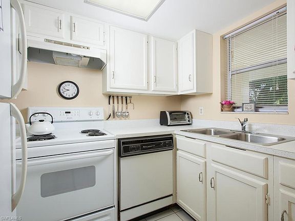 5th image of 87 N Collier Blvd APT J17