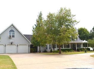 323 E 40th St, Shawnee, OK 74804