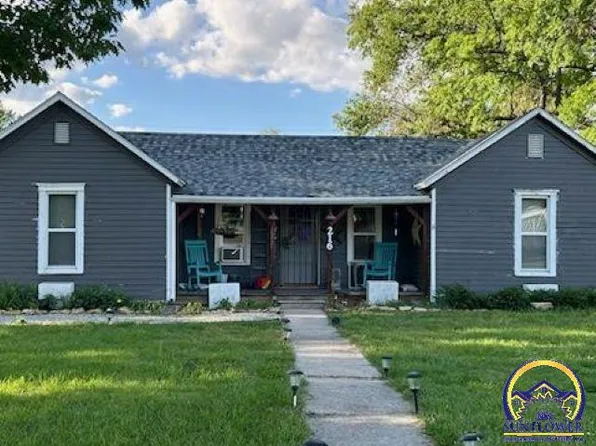 216 W 4th St, Lebo, KS 66856