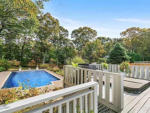 2nd image of 24 Arbor Ln