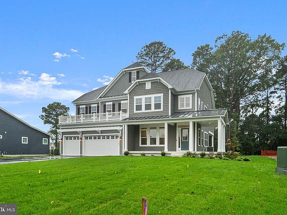 3rd image of 3307 Hawthorne Dr