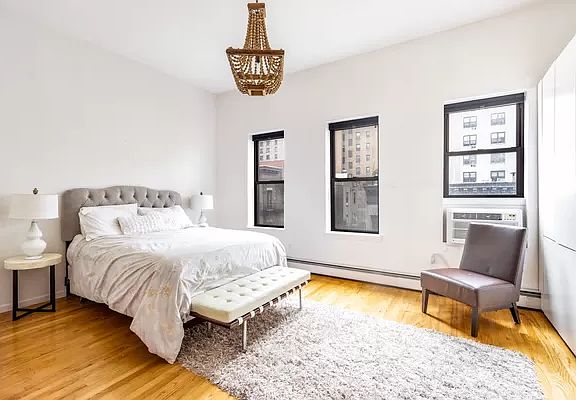 4th image of 252 W 102nd St APT 6