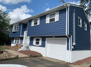 126 County Rd, Cliffwood, NJ 07721