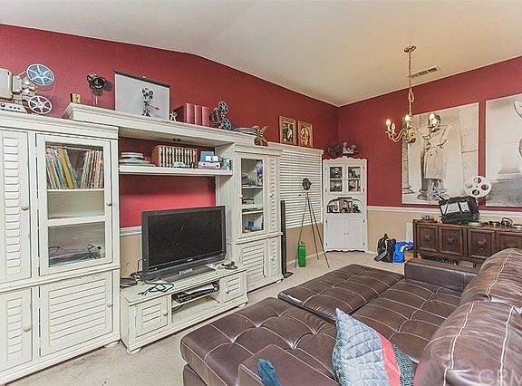 4th image of 163 Goldenrod Ave