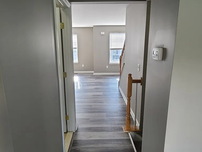 230 Crown Ct — Photo 18