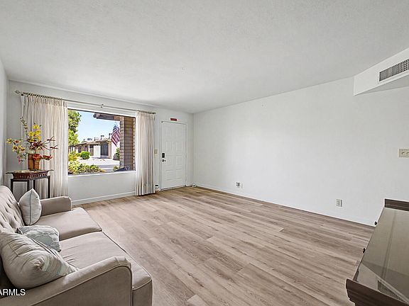 5th image of 520 S GREENFIELD Road #39