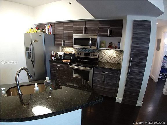 4th image of 3255 NE 184th St APT 12106
