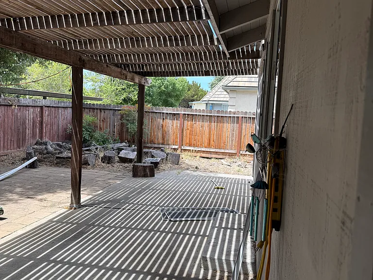 560 W Emerson Ave — Photo 20