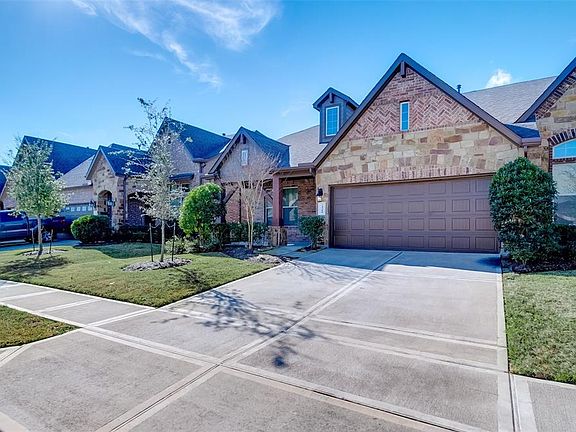 2nd image of 24219 Peralta Glen Ln