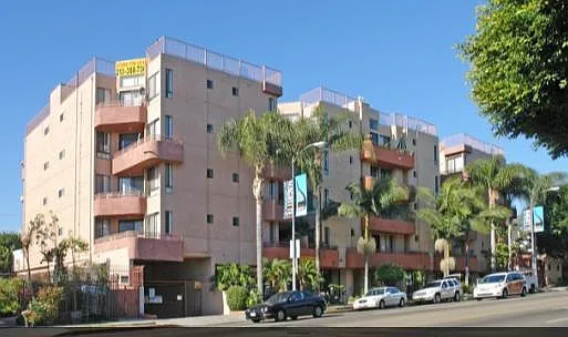 La Brea — Photo 1