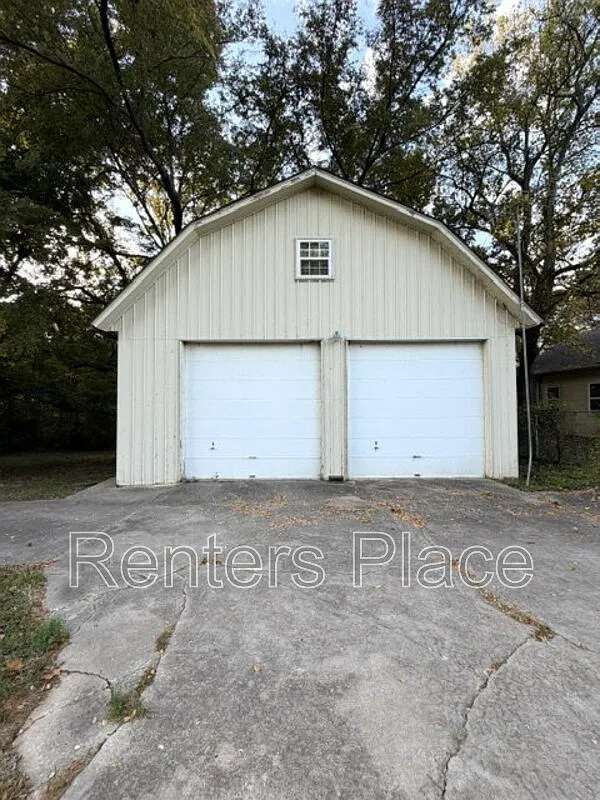 1 bed, 1.0 bath, 765 sqft, $995 — Photo 1