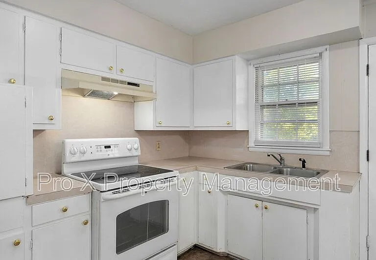 2111 S Ventura Ave — Photo 7
