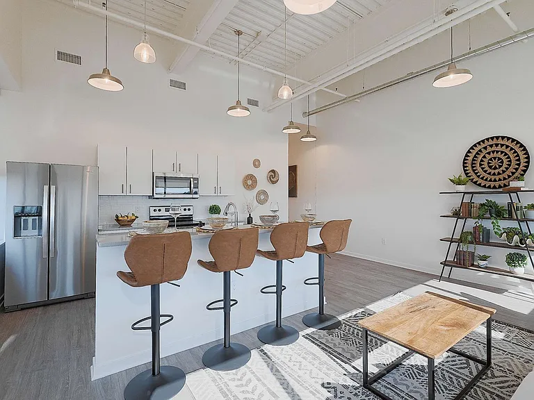 501 S Capitol Ave — Photo 158