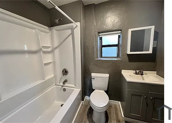 635 Florence St — Photo 3