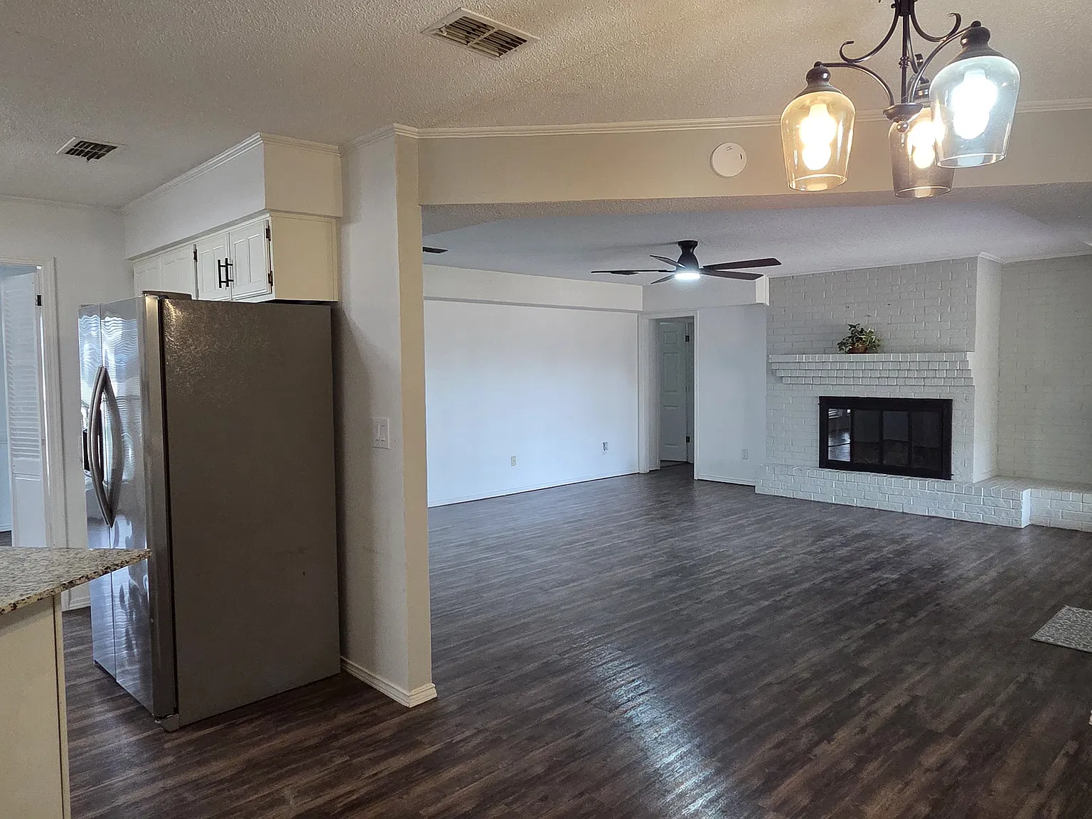 3 bed, 1639 sqft, $2,000 — Photo 4
