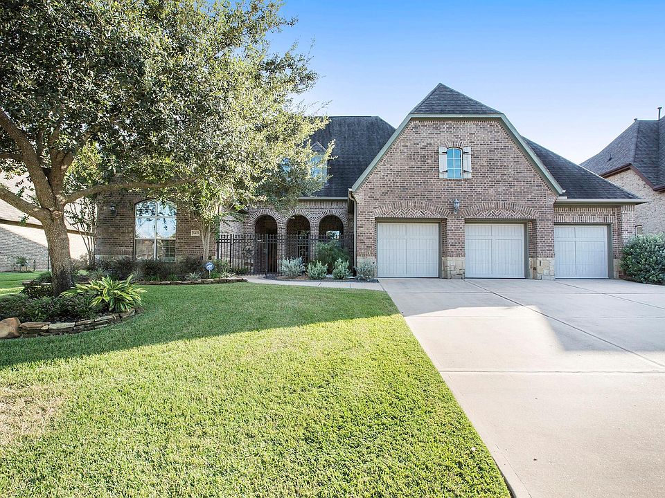 1st image of 32435 Waterford Crest Ln