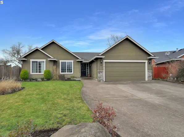 958 S 9th St, Harrisburg, OR 97446