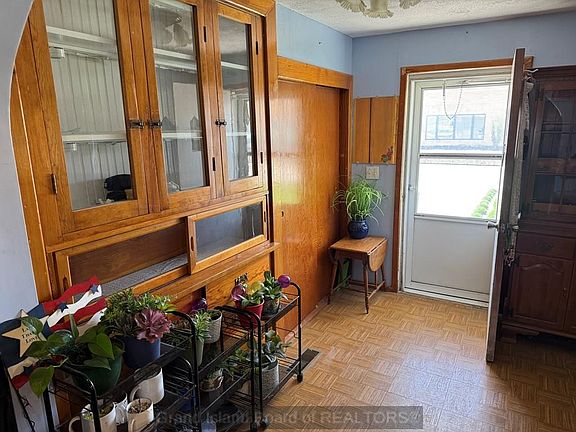 3rd image of 1007 Walnut St