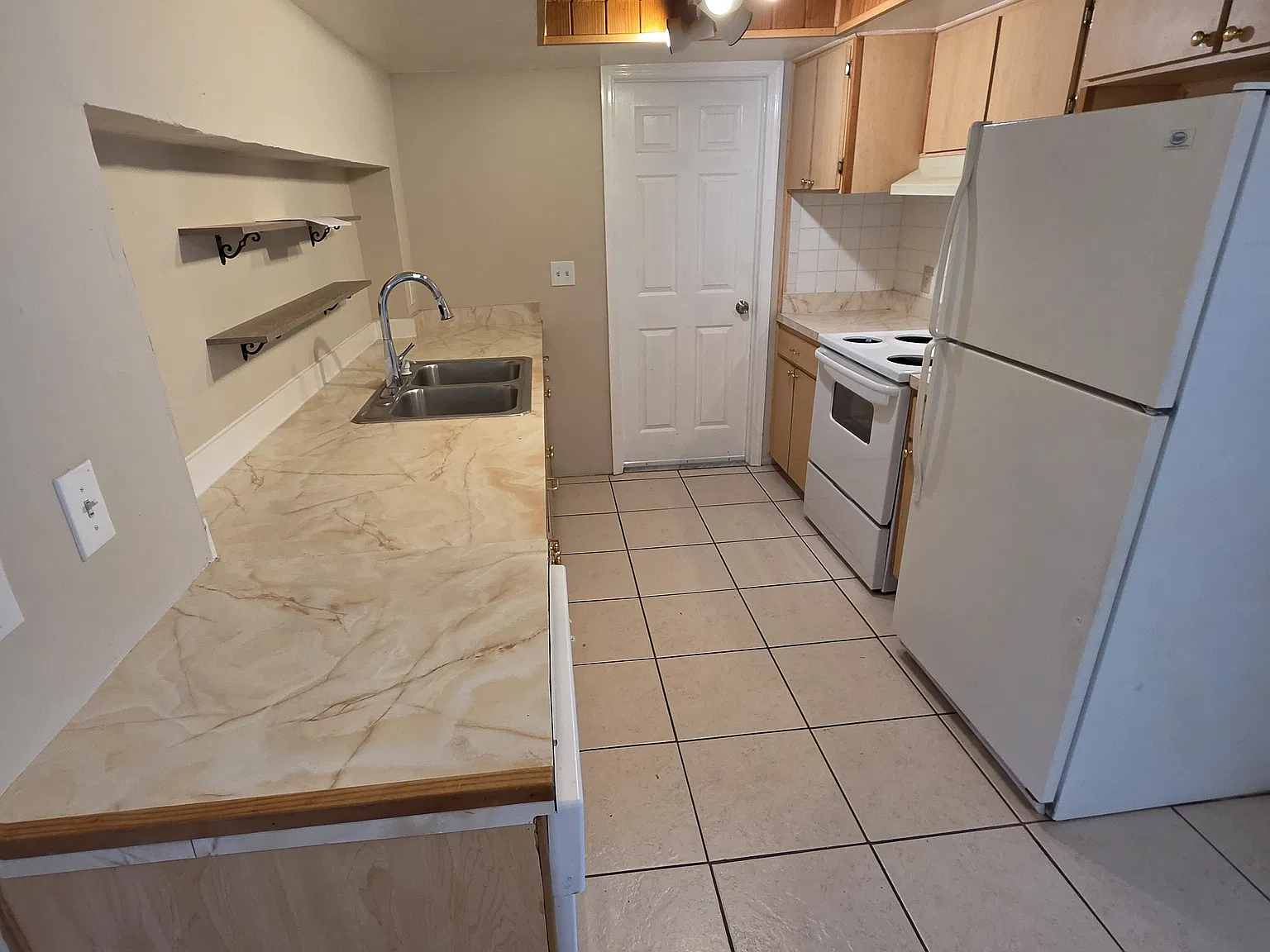 3 bed, 1.5 bath, 1128 sqft, $1,490 — Photo 4