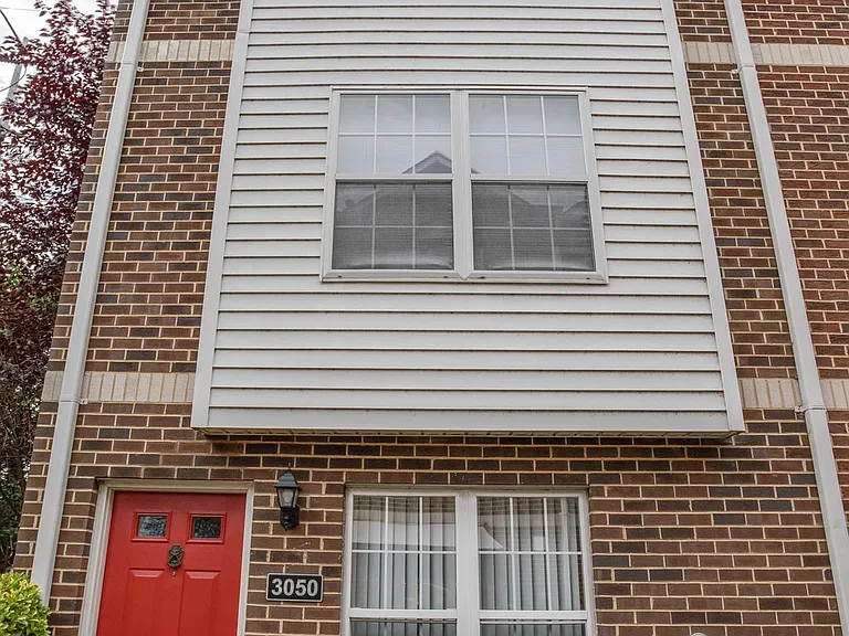 3050 S Glebe Rd — Photo 63