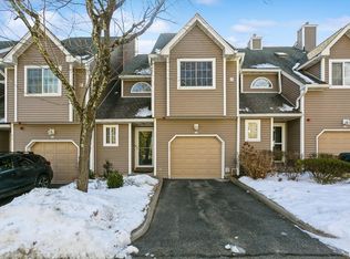 27 Eagle Ridge Way, Nanuet, NY 10954