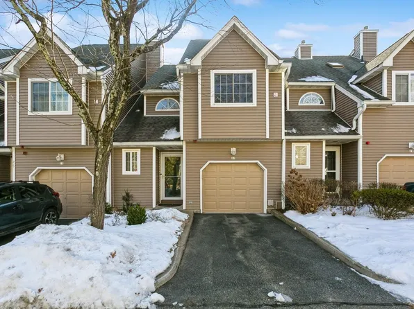 27 Eagle Ridge Way, Nanuet, NY 10954