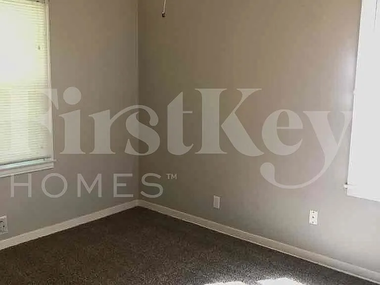 5436 Woodson Rd — Photo 10