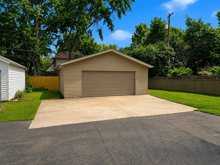 2449 Dale Ave — Photo 6