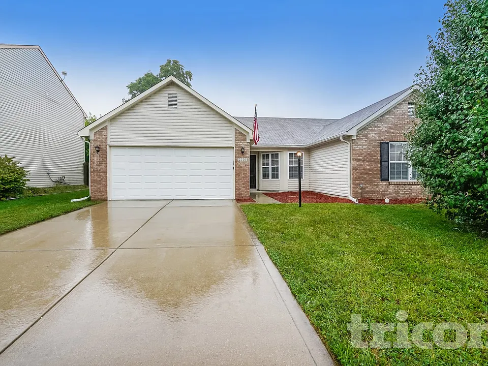 2220 Lakecrest Dr