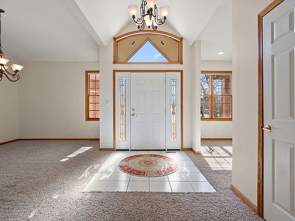 3rd image of 941 Boxwood Dr