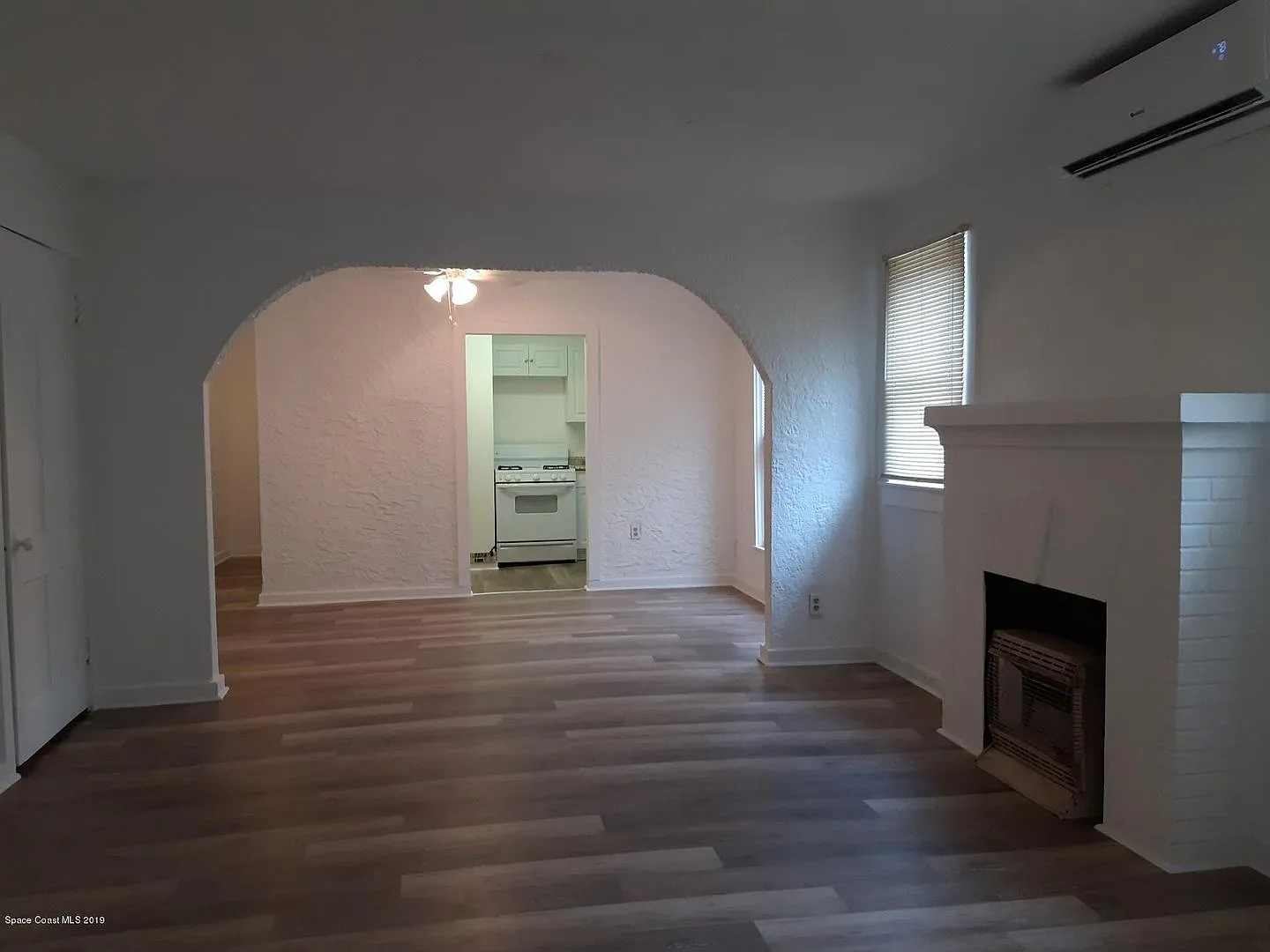 1 BR Apartment — Photo 3