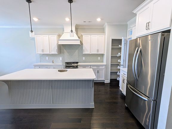 5th image of 2748 Cloister Ln