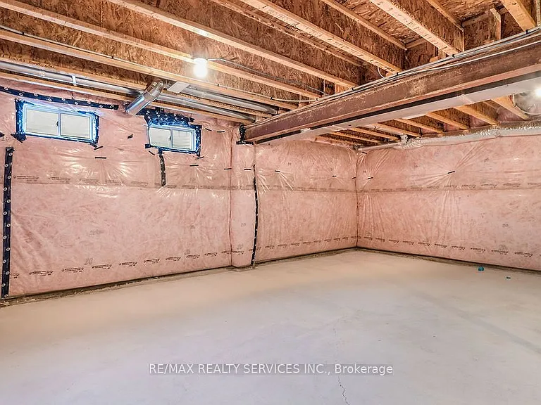 9 Copeman Ave — Photo 33