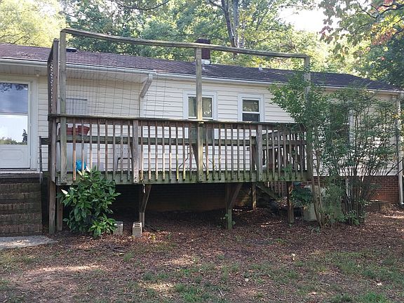 2nd image of 1907 Summey Ave