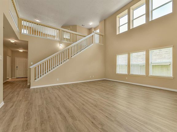 5th image of 3102 Cambridge Meadows Ln