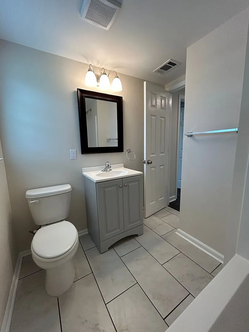 Completely Remodeled 3BR/2BA in Bona Bella near Savannah State University — Photo 3