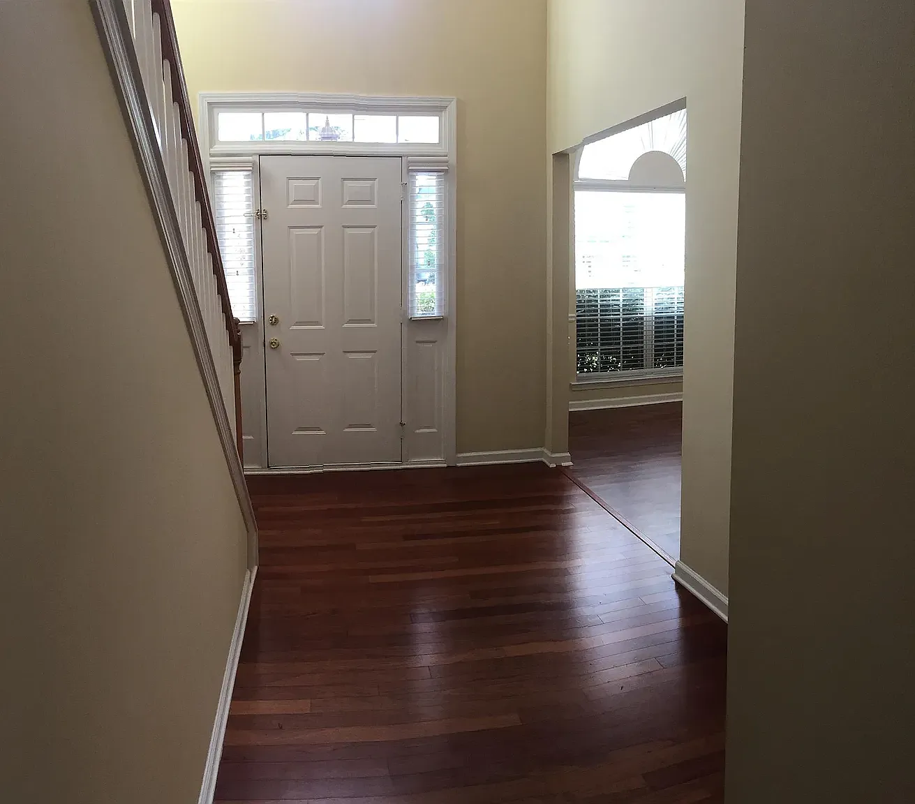 4 bed, 2.5 bath, 2000 sqft, $2,800 — Photo 2