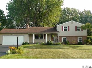 64 Crest View Dr, Rochester, NY 14625