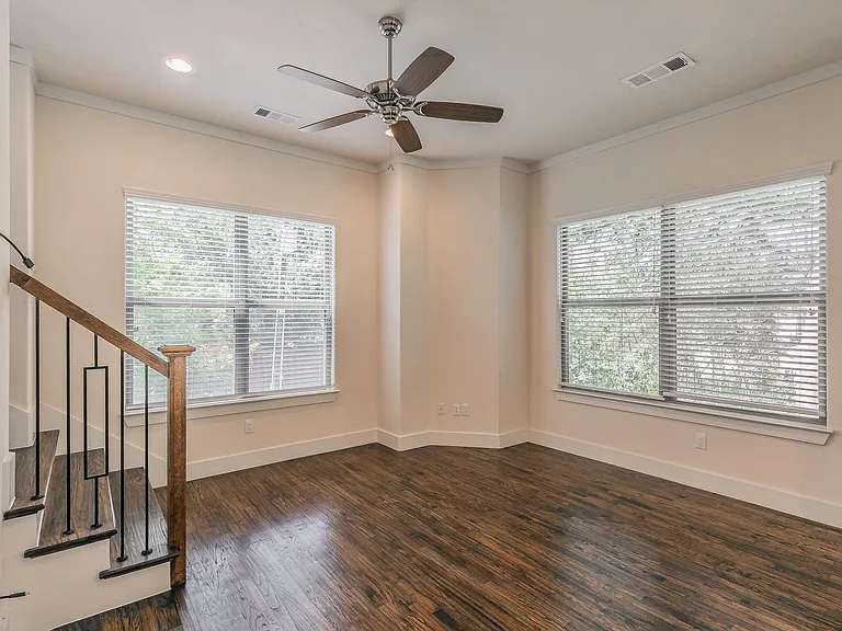5901 Ross Ave #7 — Photo 10
