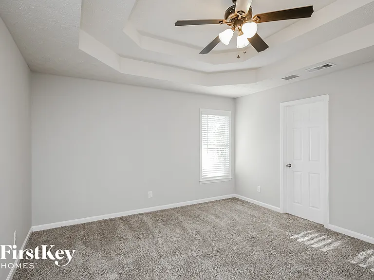 210 Calusa Lake Ct — Photo 8